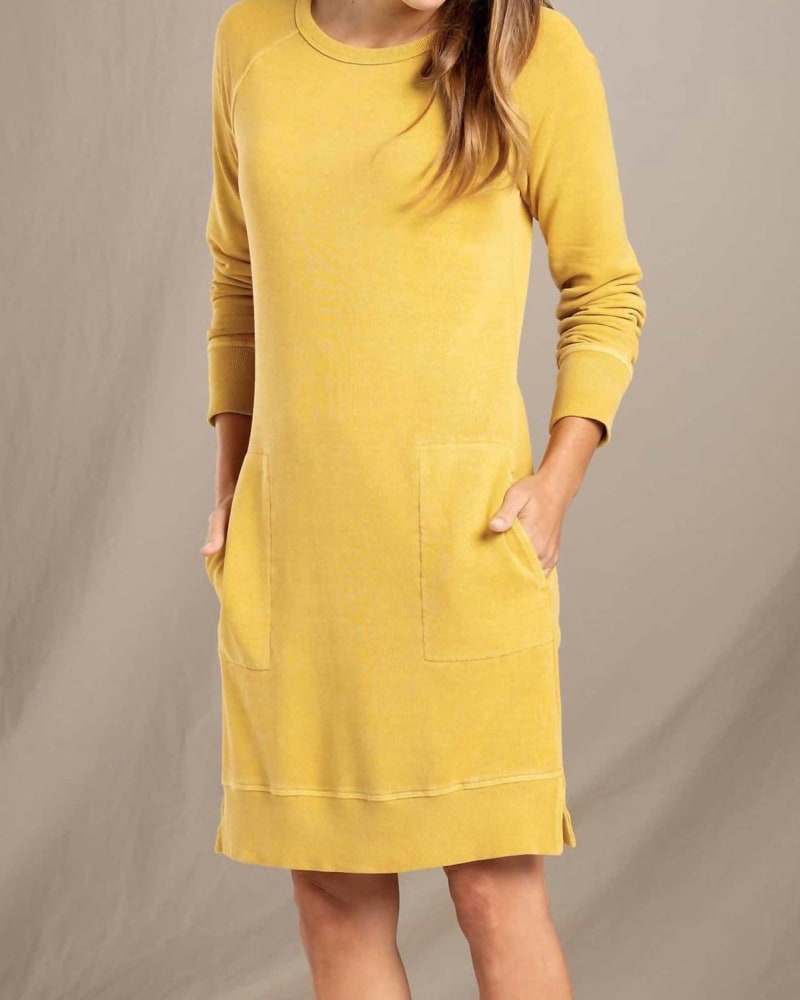 Front of a model wearing a size Large Epique Long Sleeve Dress in Golden Hour in Golden Hour by TOAD&CO. | dia_product_style_image_id:326400